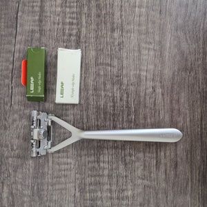 Leaf Shave razor